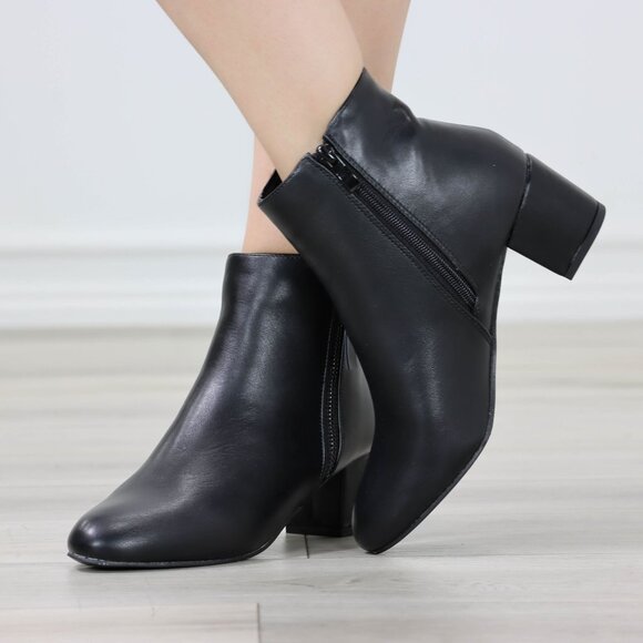 Womens Ankle Boots Low Block Heel Black Synthetic Leather Pointed Toe - Picture 5 of 12